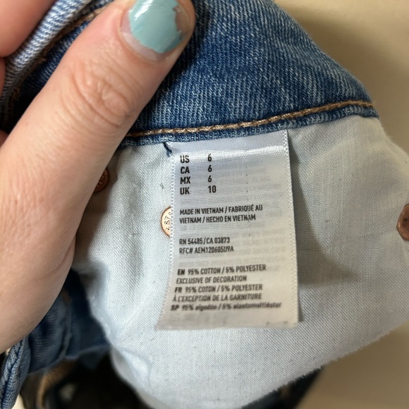 2/$20❤️- SHORTS | Women’s American Eagle Jean shorts size 6 - Picture 4 of 5
